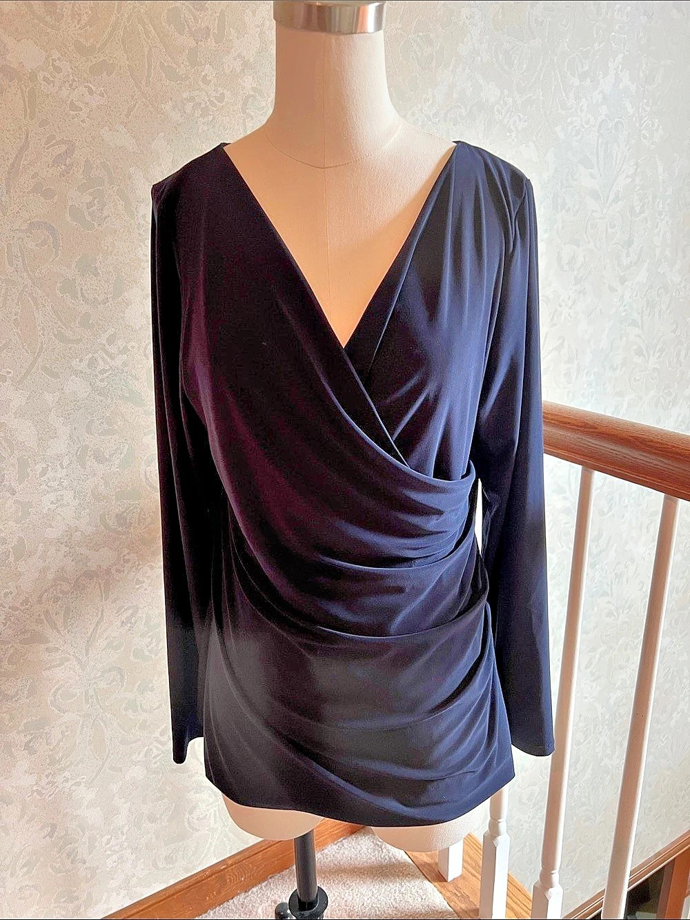 Chaus Rushing Front Long Sleeve Top in Navy Size XL Like New